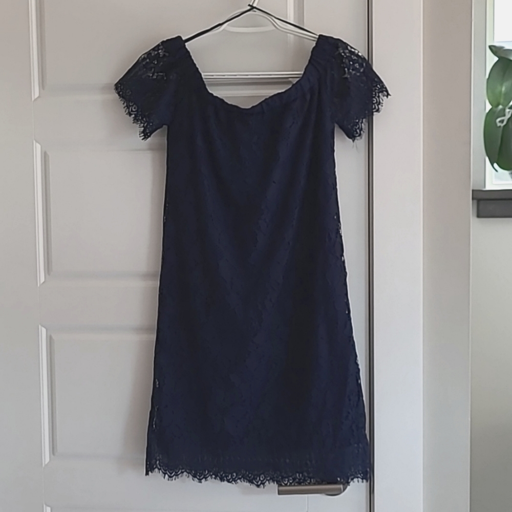 🟢XS dress. Navy blue. Lace overlay